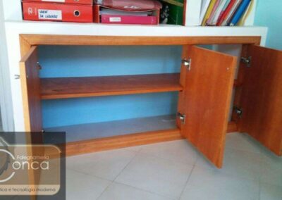 Telai su Misura con Ripiani Interni Tagliati sul Posto