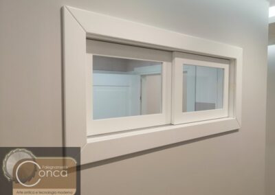 Telai in Legno su Misura con Ante a Vetro Scorrevoli