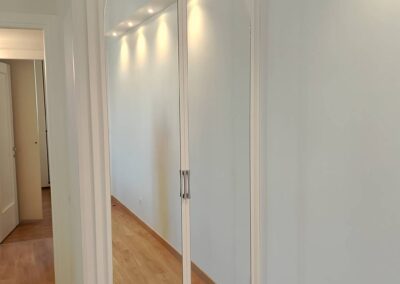 Armadi a Muro con Specchi Sagomati per Ingresso