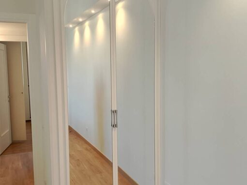 Armadio a Muro con Specchi Sagomati